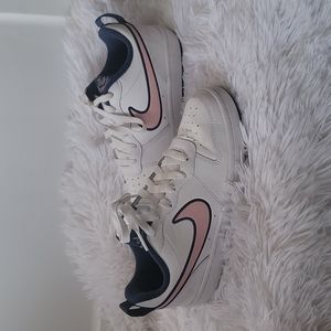 Nike Court Borough Low 2 SE Grade School Kids' Shoes